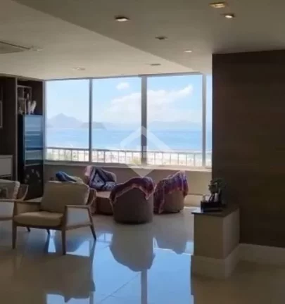 Imagem Lindo Apartamento Reformado com Vista Maravilhosa em Copacabana