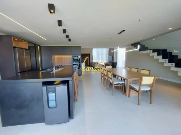 Imagem Sobrado beira de lago com 05 suítes piscina mobiliado e decorado