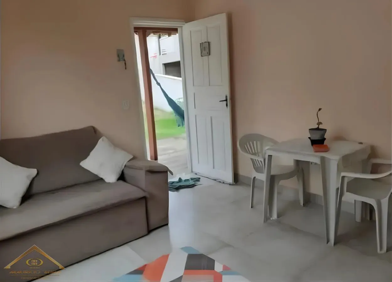 Imagem Casa em Condomínio para Venda em Cabo Frio / RJ no bairro Peró
