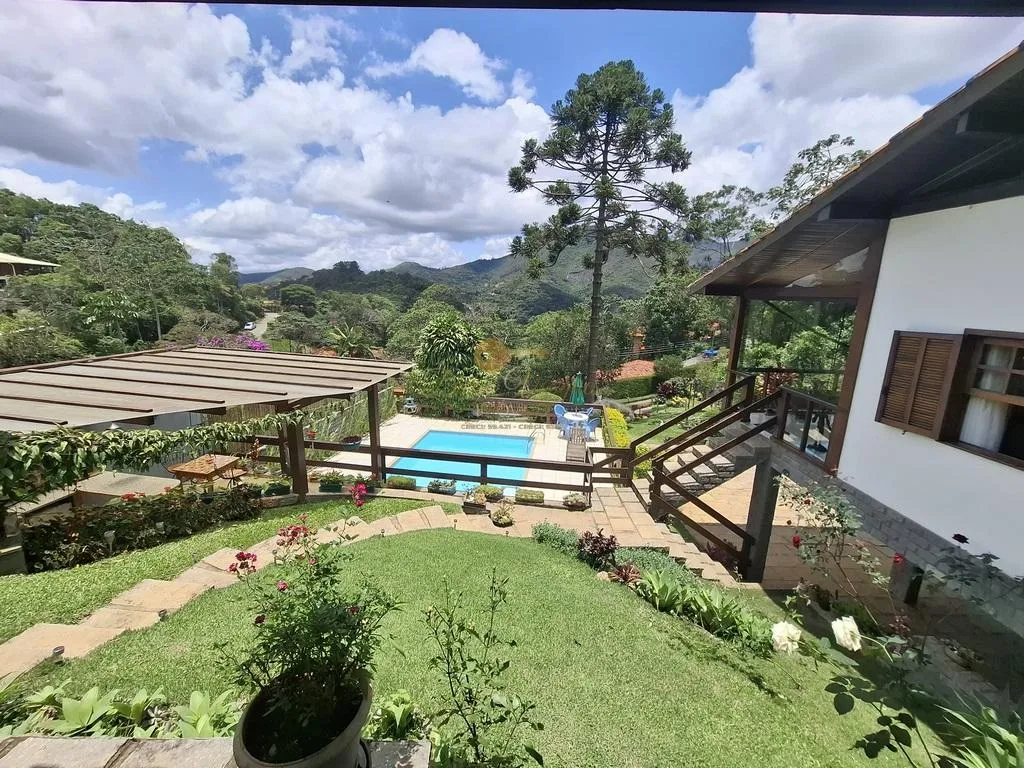 Imagem Casa em Condomínio para Venda em Teresópolis / RJ no bairro Green Valley