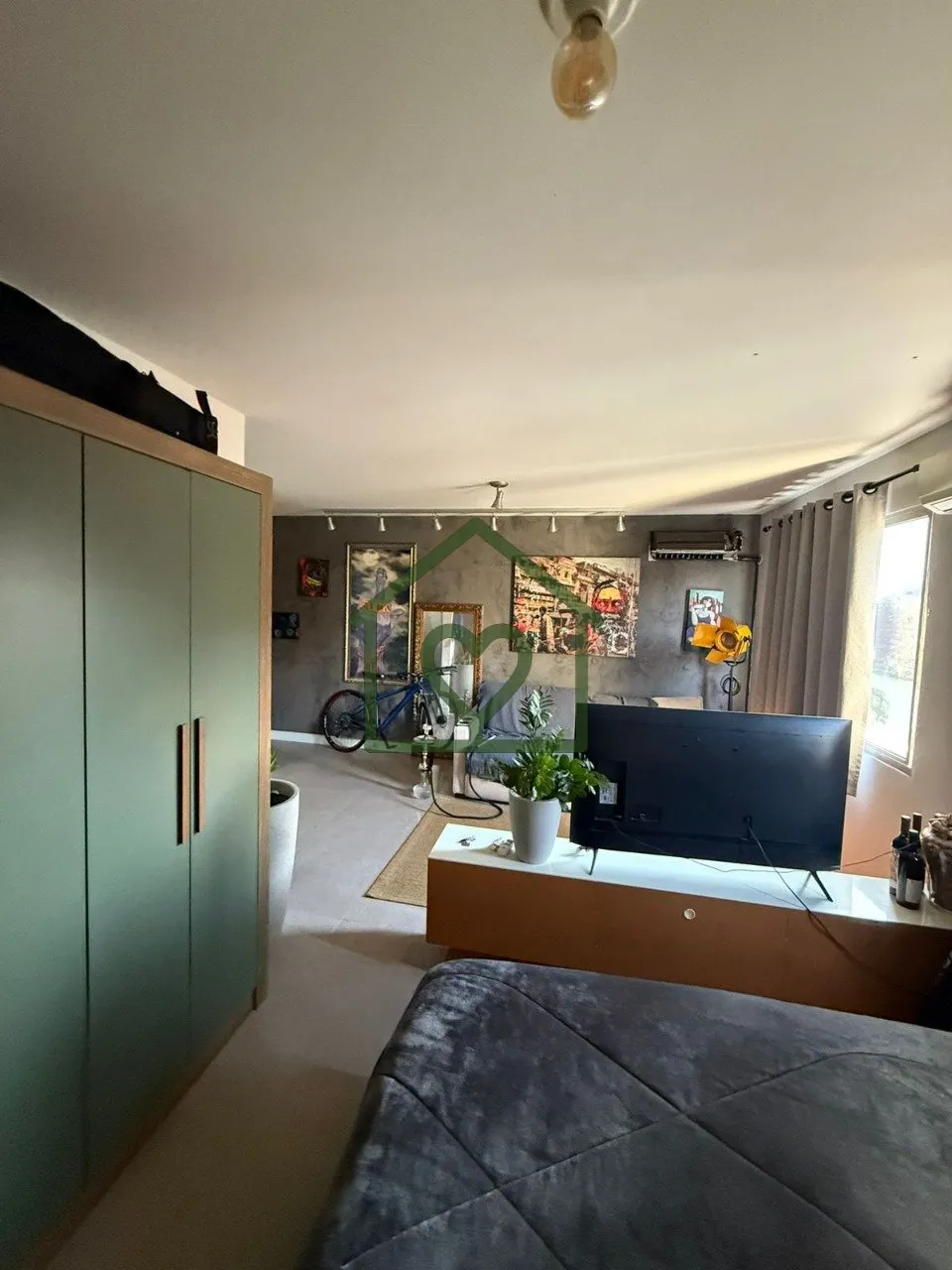 Imagem Studio moderno, mobiliado e pronto para morar. Ambientes integrados, móveis sob medida, cozinha pla...