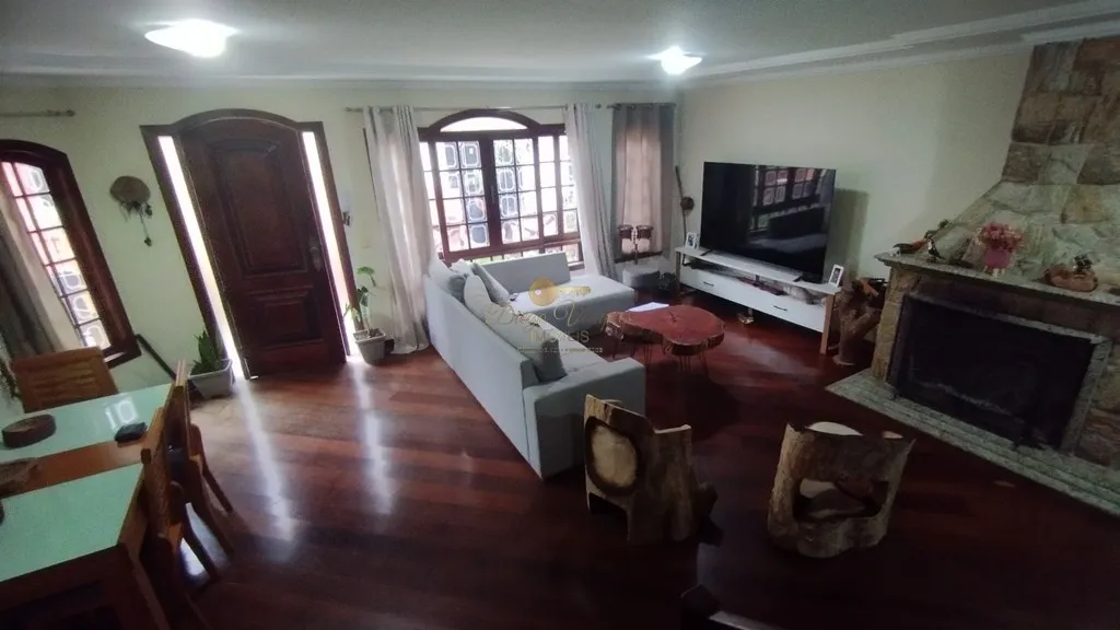 Imagem Casa em Condomínio para Venda em Teresópolis / RJ no bairro Alto