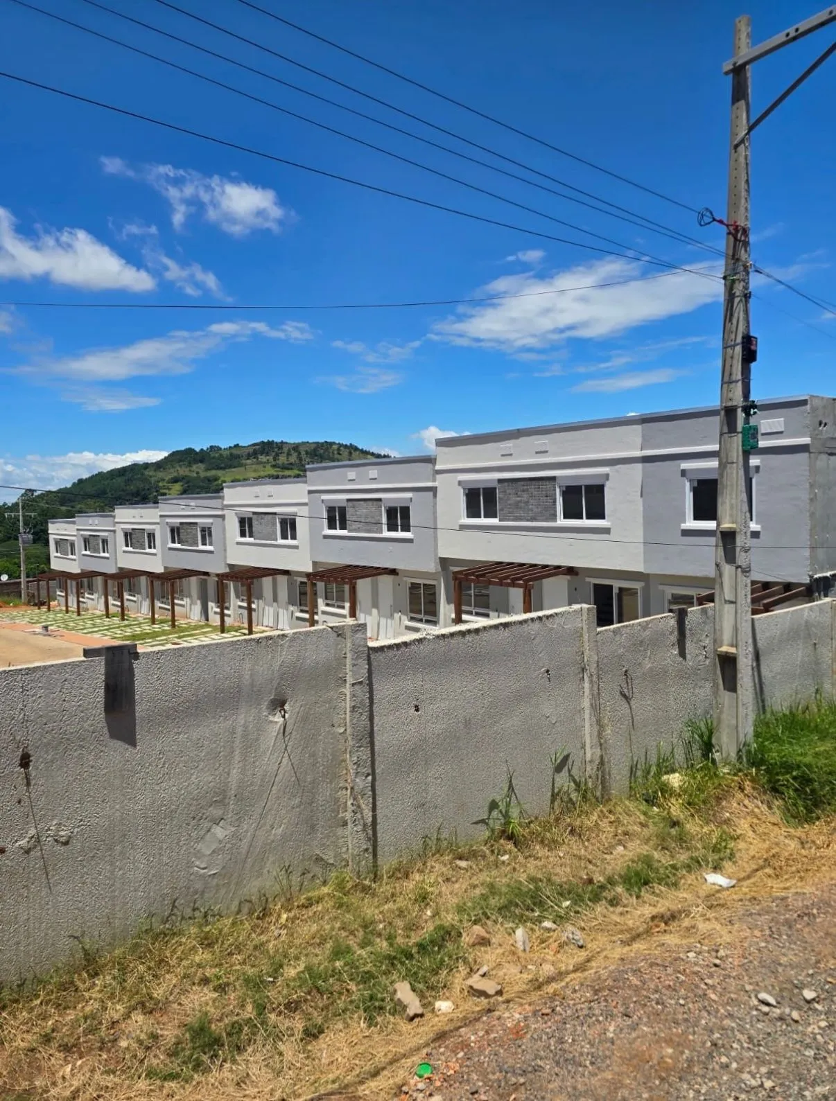 Imagem Casa em Condomínio com 02 quartos e 01 vaga no Bairro Campo Novo