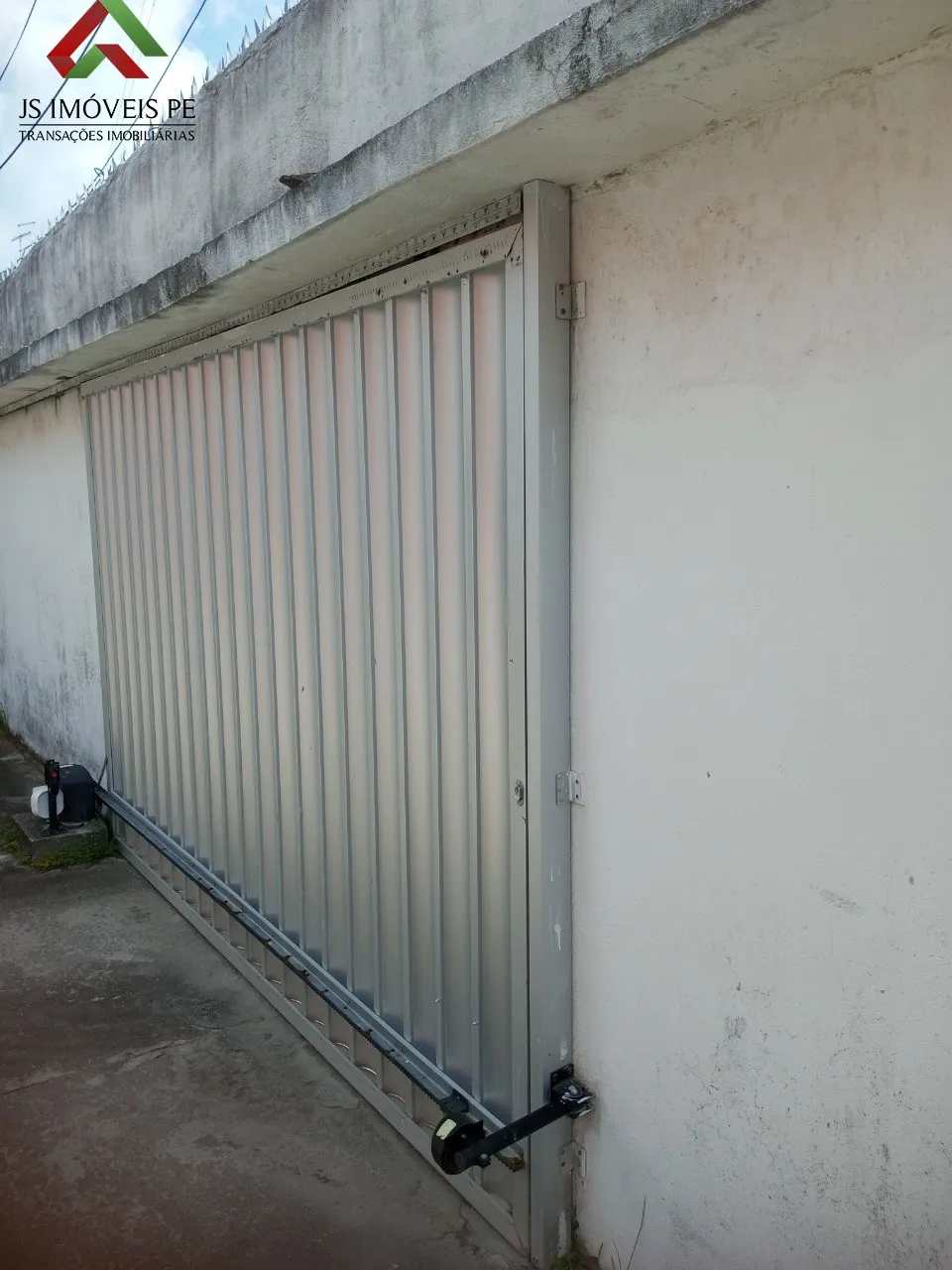 Imagem Apartamento à venda em Jaboatão dos Guararapes-PE, bairro Candeias, 2 quartos, 2 salas, 2 banheiros, 1 suíte, 70m² de área. Aproveite!