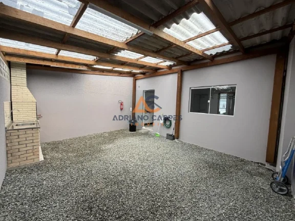Imagem Apartamento com 02 quartos no bairro Meia Praia em Navegantes, aceita financiamento bancário com Adriano Carpes Imóveis Vende