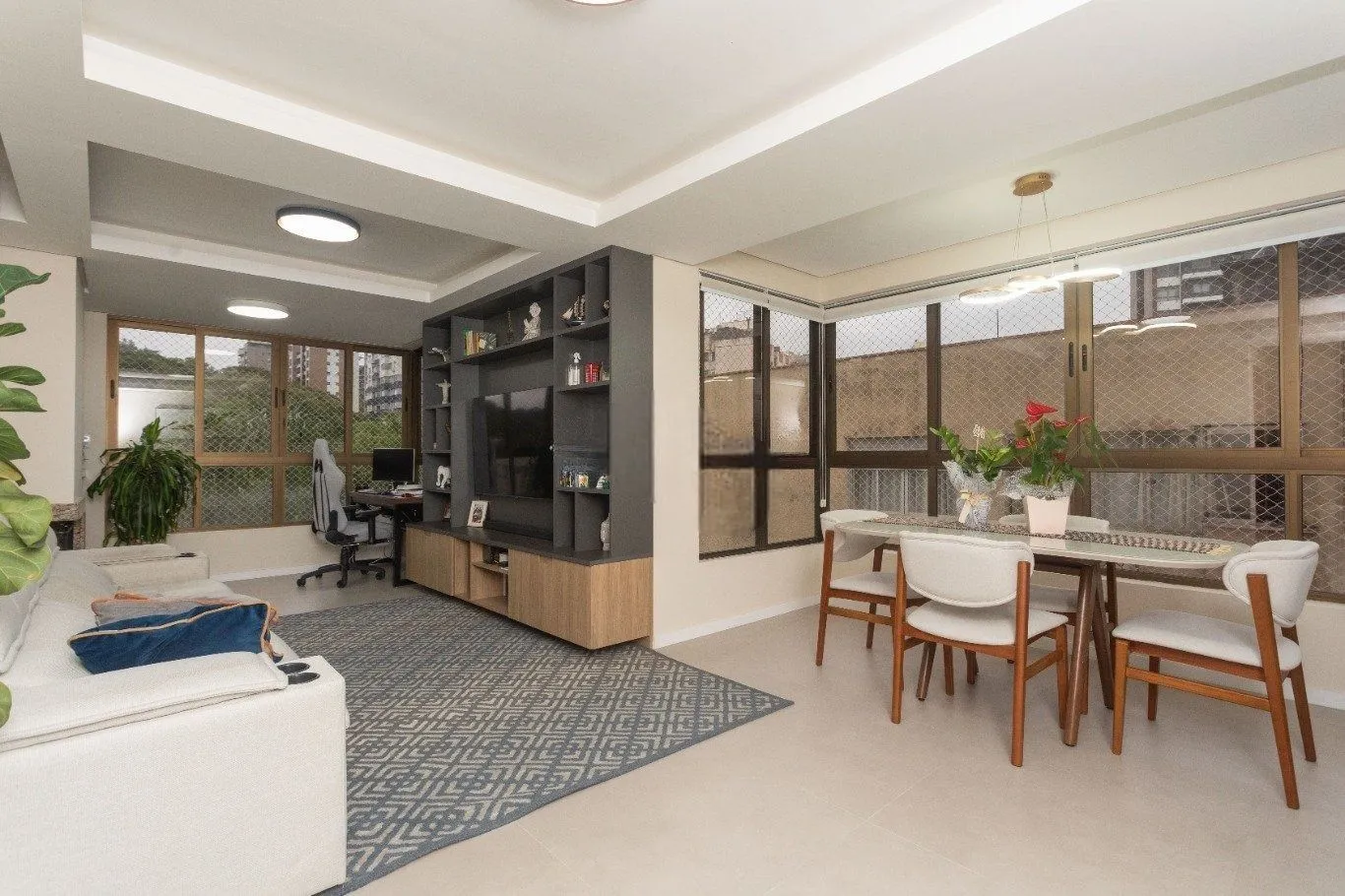 Imagem Apartamento de 3 quartos, suíte e 1 vaga de garagem no bairro Passo da Areia POA