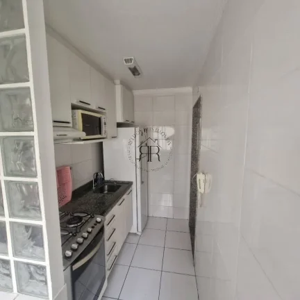 Imagem Apartamento de 55m², localizado no térreo, com 2 dormitórios e 1 vaga de garagem, varandas são e...