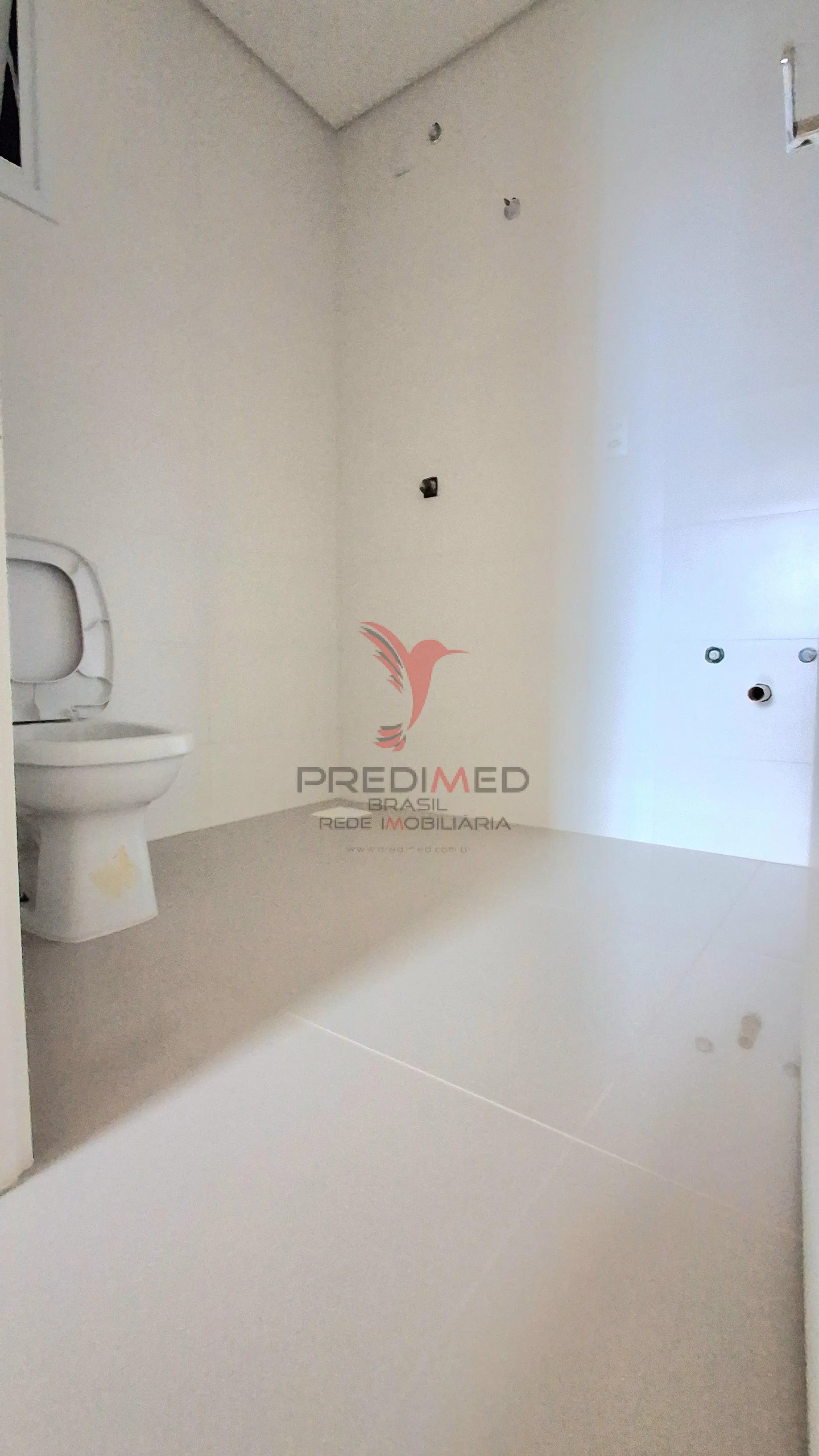 Imagem Apartamento de 2 Quartos em Itapema, Sacada com churrasqueira, a poucos metros do mar