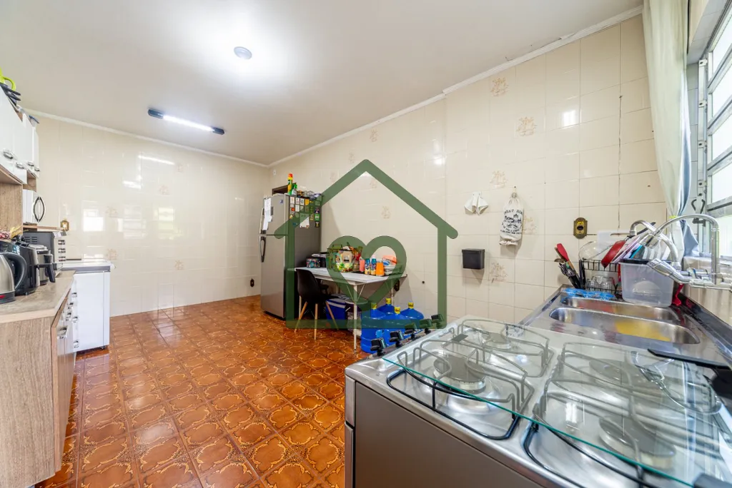 Imagem Casa Residencial com 3 pavimentos no bairro Sarandi com 290m² distribuída da seguinte maneira: 2 l...