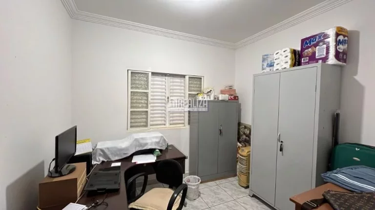 Imagem Casa à venda no bairro São Benedito em Uberaba | 3 dormitórios, suíte, churrasqueira e quintal