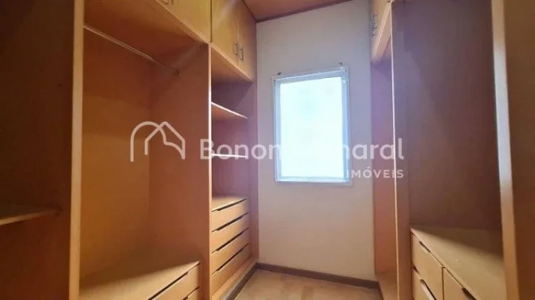 Imagem Lindo e espaÃ§oso sobrado com uma Ã¡rea total construÃ­da de 414 mÂ² em um terreno de 623mÂ², esse Ã...