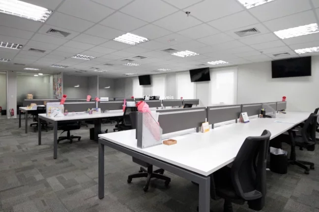 Imagem Conjunto comercial com 220m2 mobiliado na Vila Olímpia.
