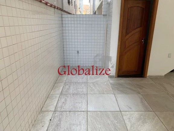 Imagem Casa com 2 súites e 2 vagas à venda no Bairro Campo Grande em Santos por 674.000,00.