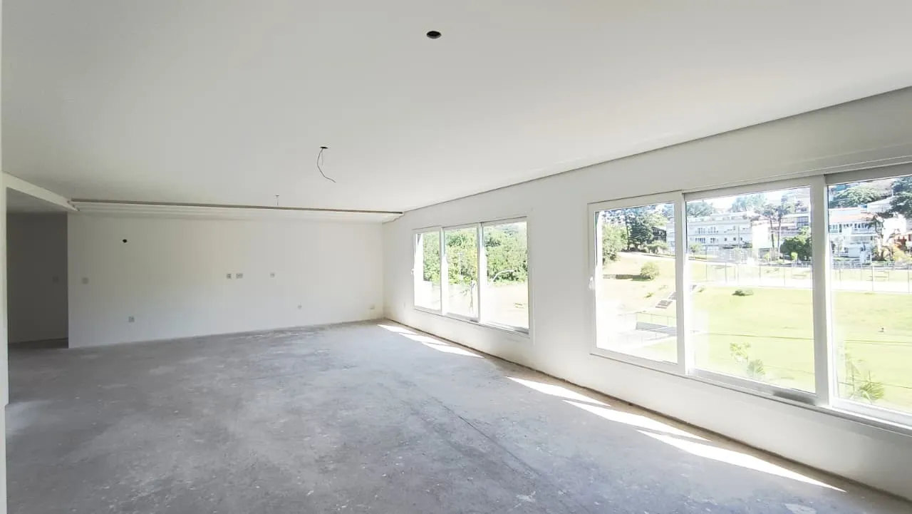 Imagem Cobertura Alto Padrão à Venda em Três Figueiras - Nunca Habitada!

434,41 m² privativos | 3 Suí...