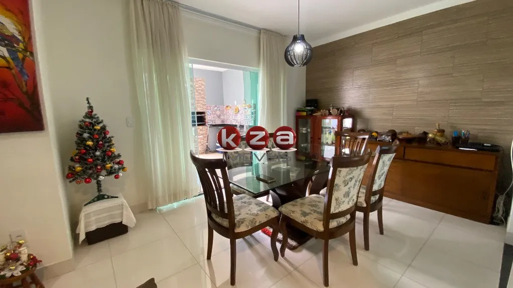 Imagem Oportunidade única: Casa em condomínio à venda em Valinhos-SP, no Condomínio Vivenda das Cerejeiras - 3 quartos, 3 suítes, 2 salas, 5 banheiros, 2 vagas, 200,00 m² de área.