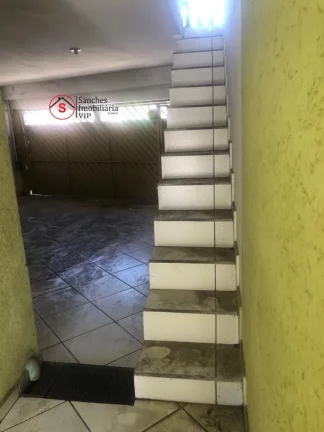 Foto do imóvel Sobrado à Venda em Santo Andr?(C) com 2 dormitórios , sala, cozinha, banheiro e lavanderia,com garagem coberta para dois carros. Fundos com quintal gran
