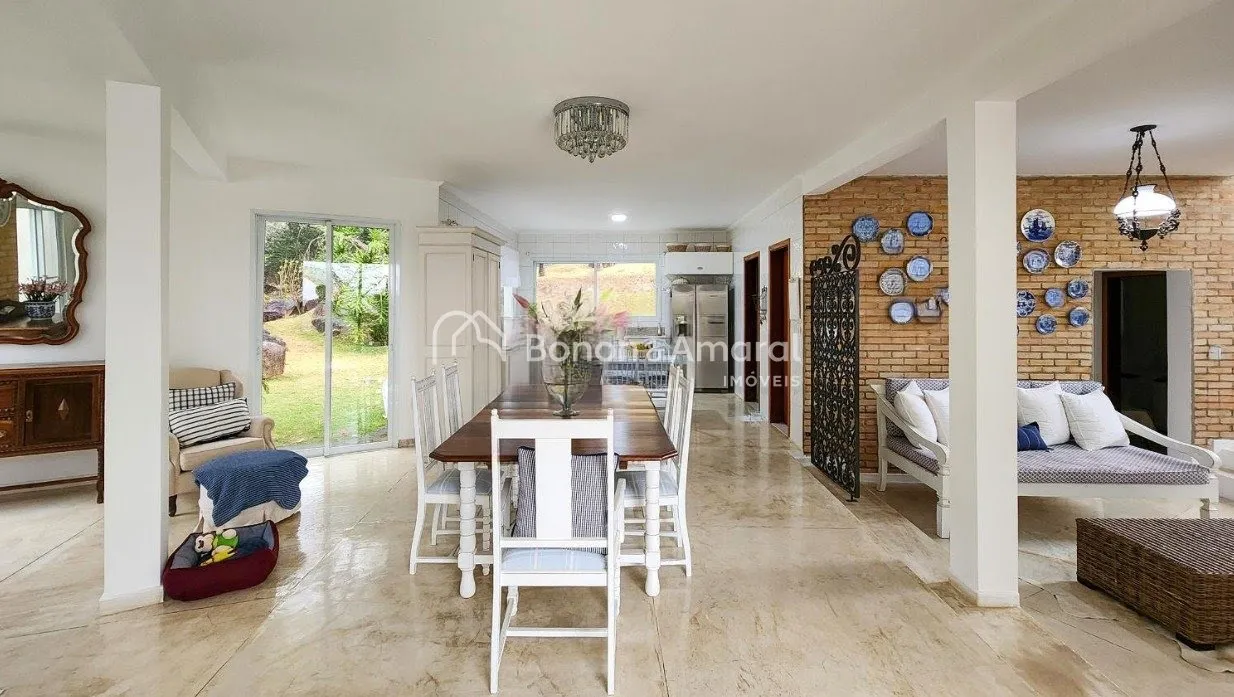 Imagem "Exclusiva Casa de Alto Padrão no Residencial Moinho de Vento - Valinhos/SP com Vista Deslumbrante"
