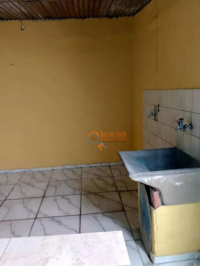 Imagem Casa com 2 dormitórios à venda, 125 m² por R$ 360.000,00 - Jardim Presidente Dutra - Guarulhos/SP