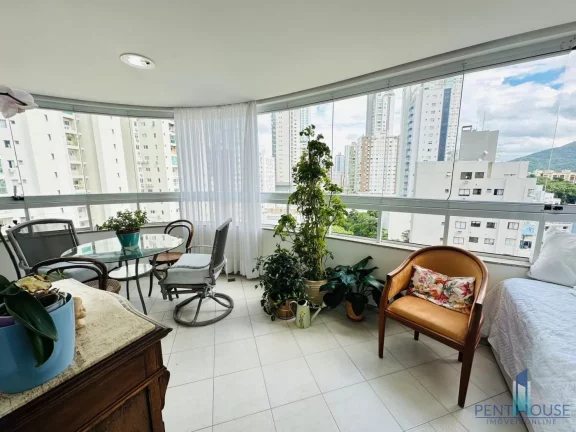 Imagem Apartamento Quadra Mar para Venda em Balneário Camboriú, CENTRO, 3 dormitórios, 1 suíte, 3 banheiros, 2 vagas