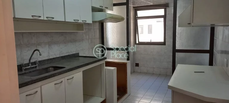 Imagem 81 metros 3 dormitórios 1 suíte dormitório e banheiro de empregada 2 banheiros 2 vagas Apartament...