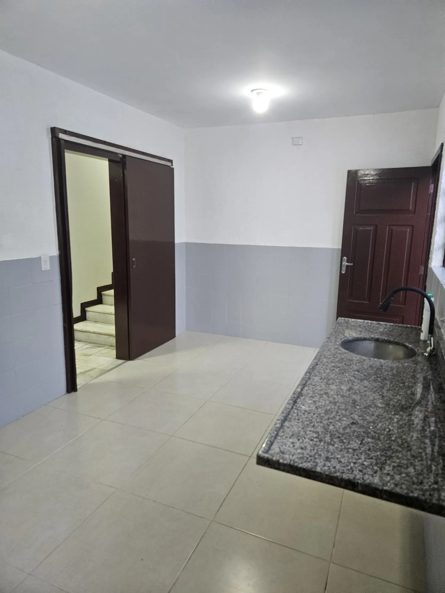 Imagem Casa toda reformada na avenida nonoai