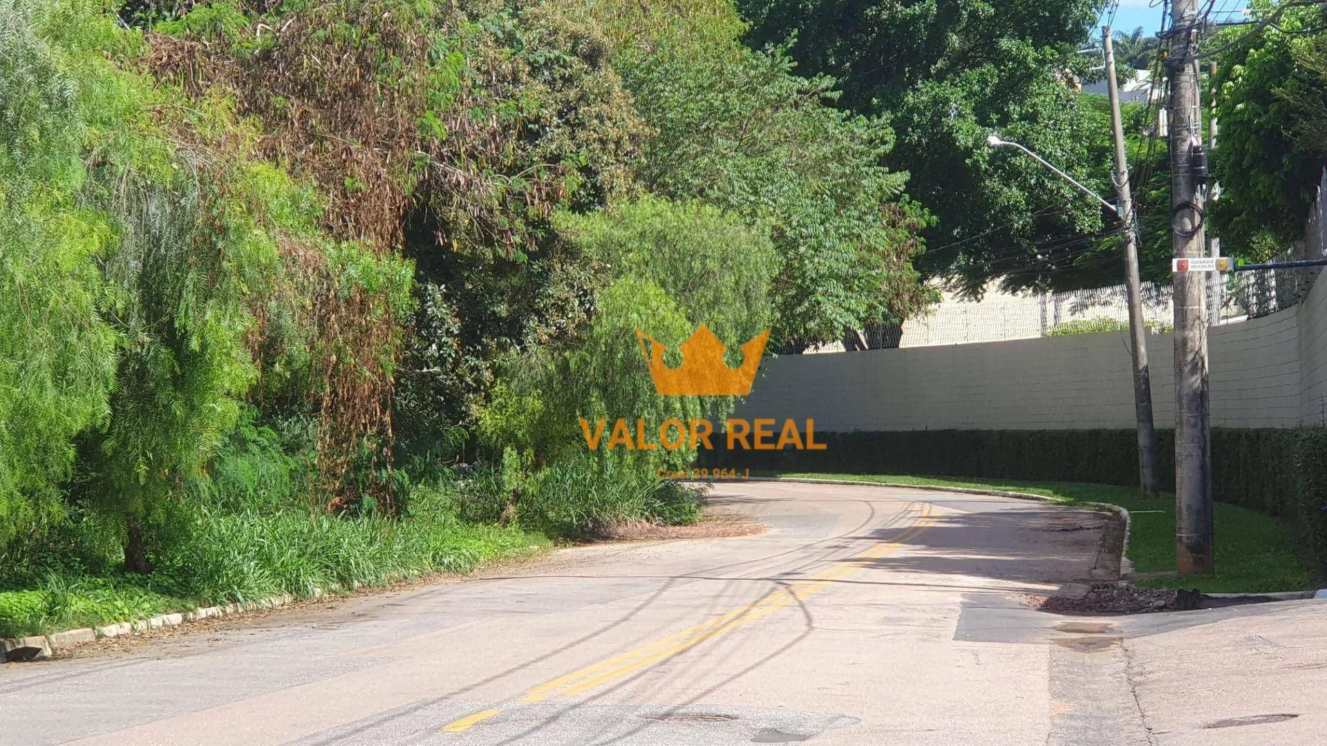 Imagem Terreno alto padrão AT 2.054 m², em rua com total segurança, sem taxa de condomínio. O melhor da Malota ao seu dispor, com o menor valor m2.