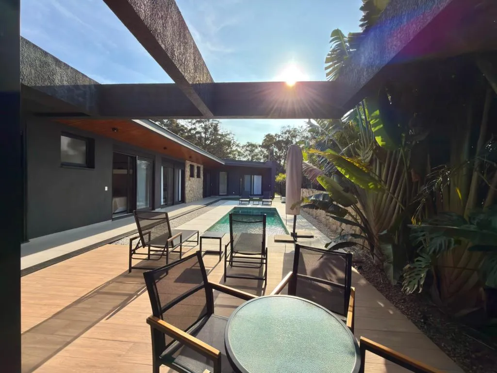 Imagem Casa em Condominio 6 Dormitórios - Bairro --