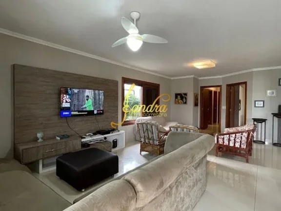 Imagem Casa no Centro de Xangri-la com 03 dormitórios com piscina