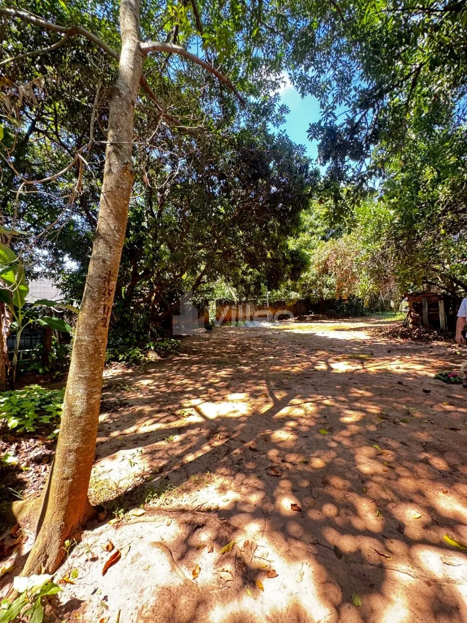 Imagem A área total disponível é de aproximadamente 4.000 m², com possibilidade de desmembramento em lo...