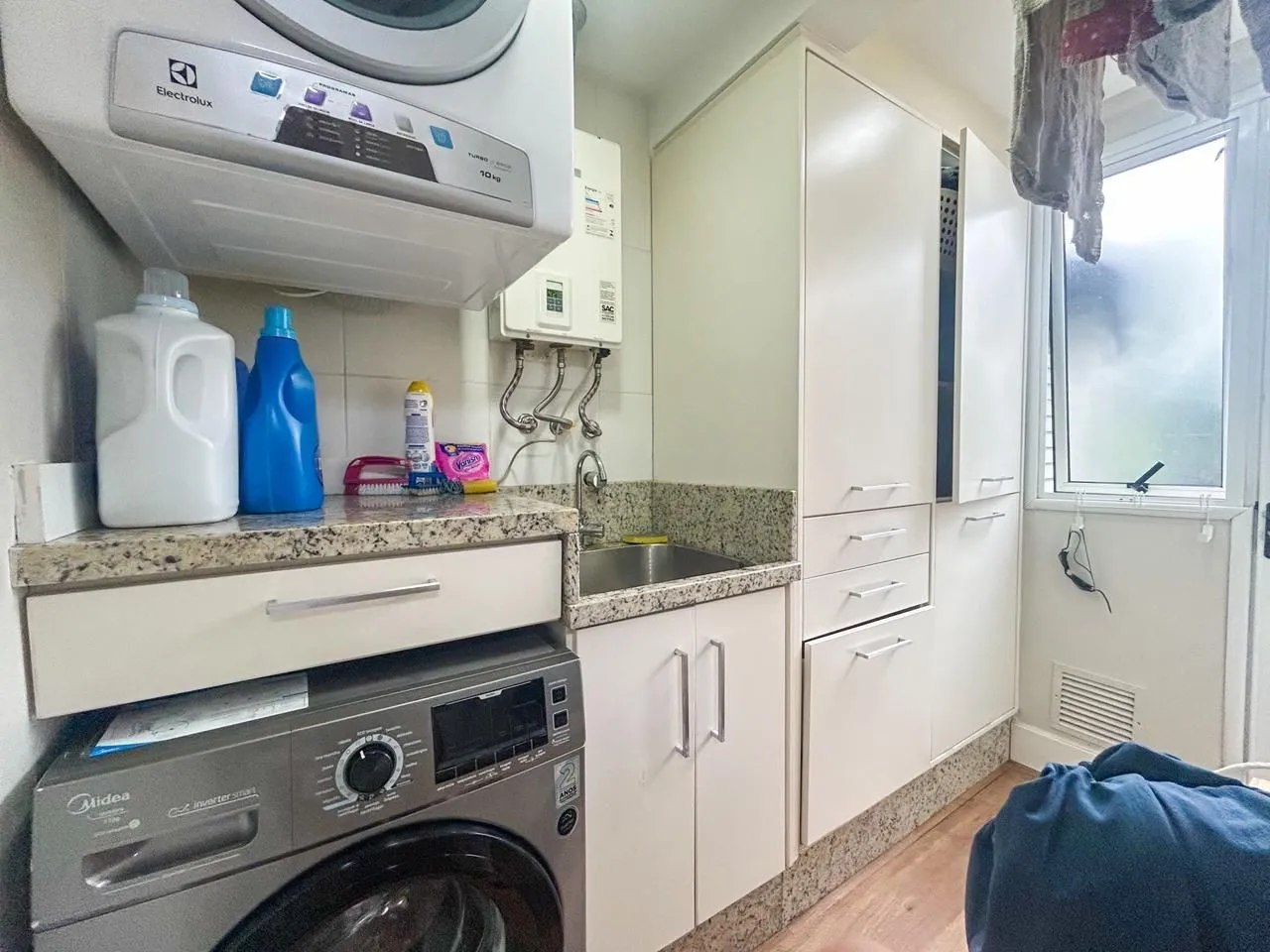 Imagem Casa em Condomínio com 03 quartos, 01 suíte e 02 vagas cobertas - Teresópolis