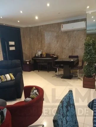 Imagem CASAL IMÓVEIS VENDE CASA PORTEIRA FECHADA MORADE VERDE 5 SUÍTES + ENERGIA SOLAR