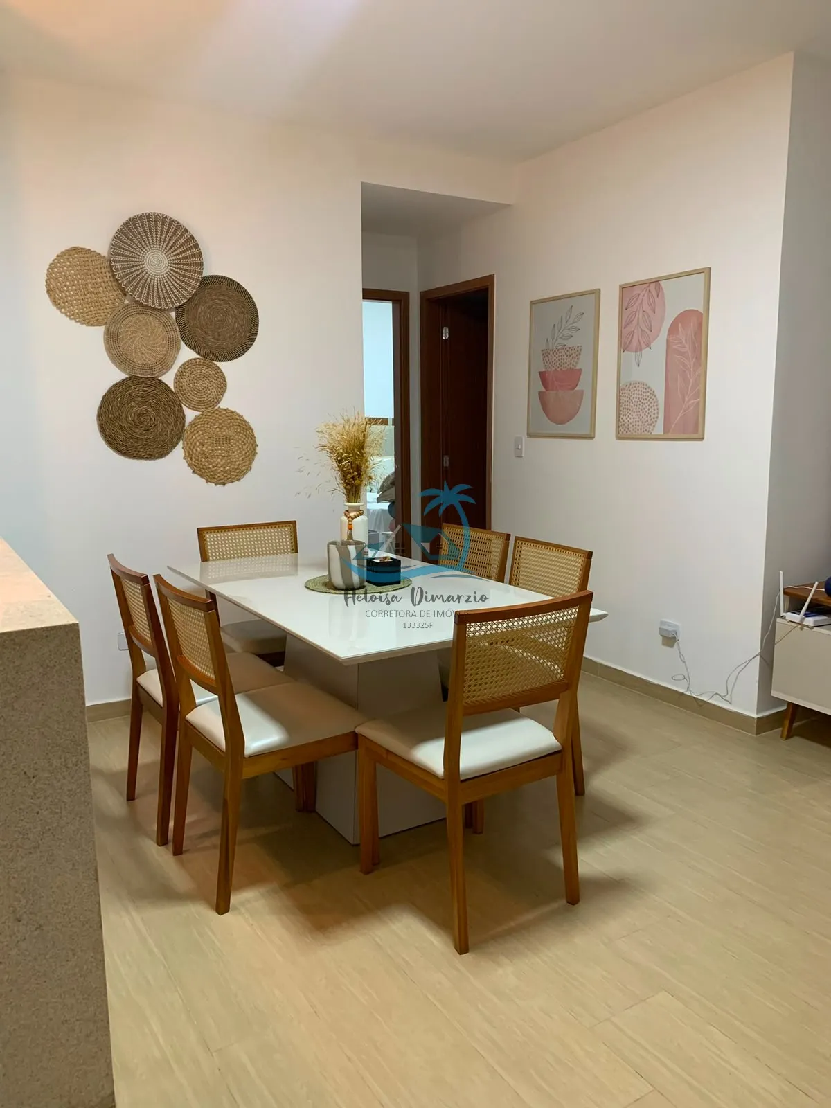 Imagem Excelente apartamento com 2 dormitórios na melhor rua da Praia das Toninhas - Ubatuba 732.000,00.