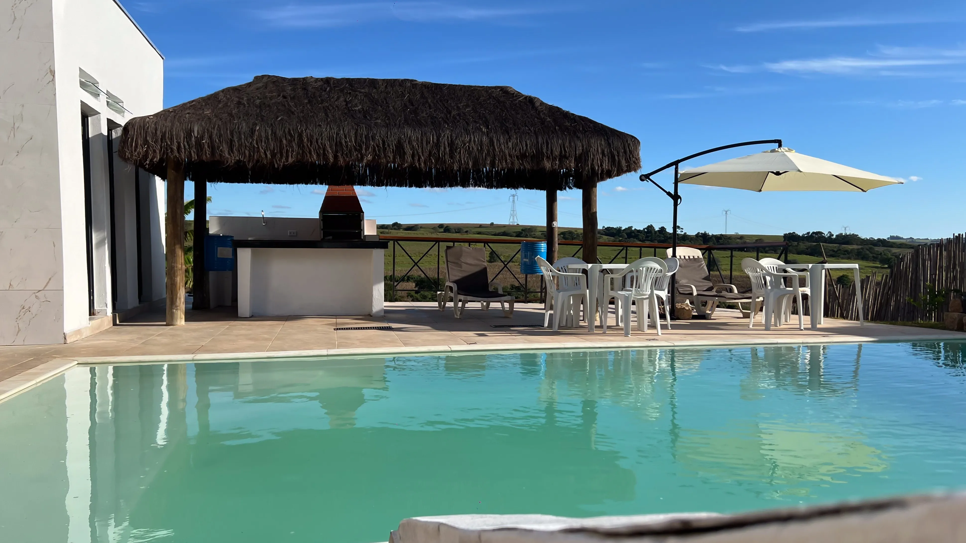 Imagem Chácara Cercada em Araçoiaba da Serra com Lazer Completo e Piscina