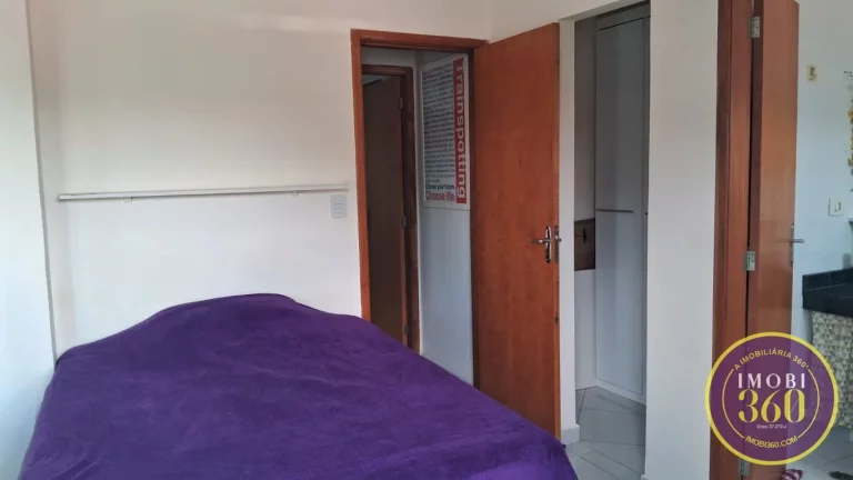 Imagem Casa de Condomínio com 02 suítes com vaga de garagem na Vila Dalila