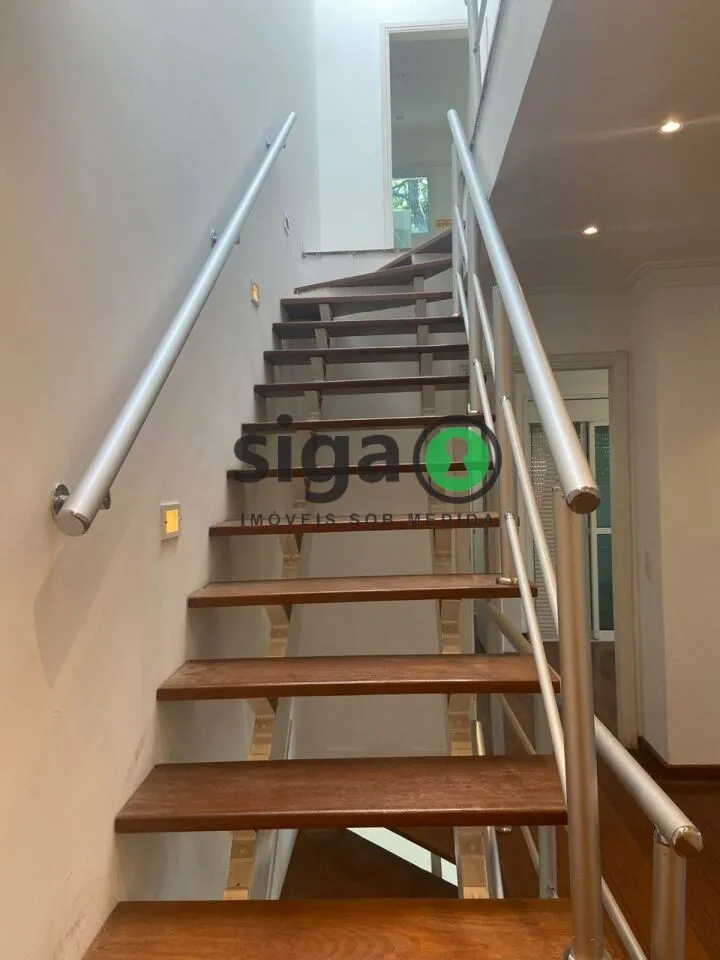 Imagem Sobrado em Moema - 250m², 4 quartos, 2 vagas á Venda !!