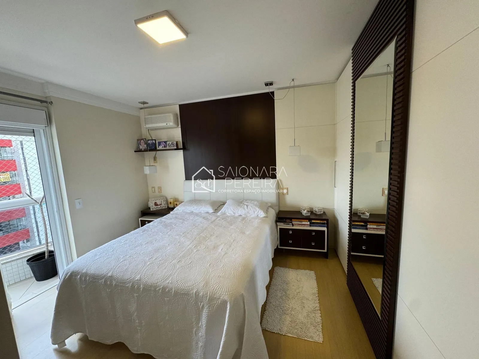 Imagem APARTAMENTO 4 DORMITÓRIOS SENDO 3 SUÍTES - CENTRO - FLORIANÓPOLIS