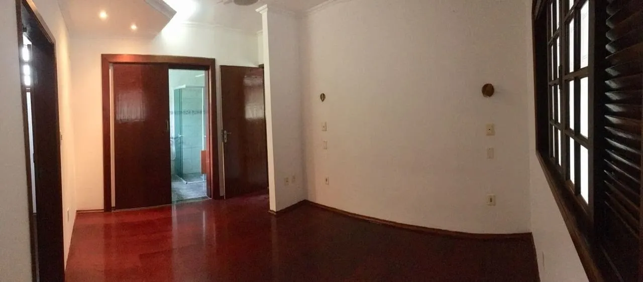 Imagem Casa à venda 3 Quartos, 1 Suite, 3 Vagas, 219M², Santana, Pindamonhangaba - SP
