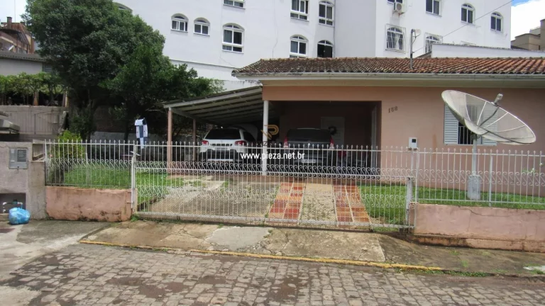 Imagem Casa para Venda em Concórdia, Centro, 4 dormitórios, 2 banheiros