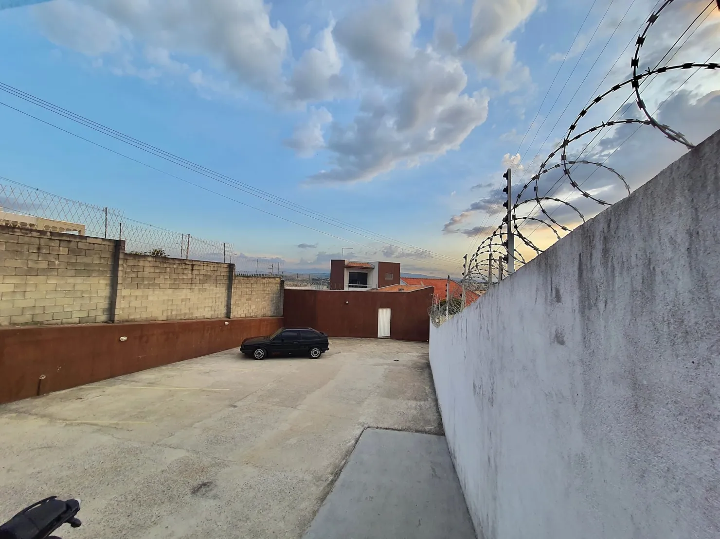 Imagem Comercial à venda 12 Quartos, 13 Vagas, 467.52M², Jardim Baronesa, Taubaté - SP