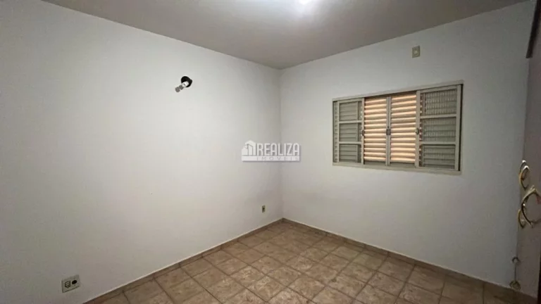 Imagem Apartamento para alugar no Condomínio Residencial Barragan, bairro Santa Maria - Uberaba