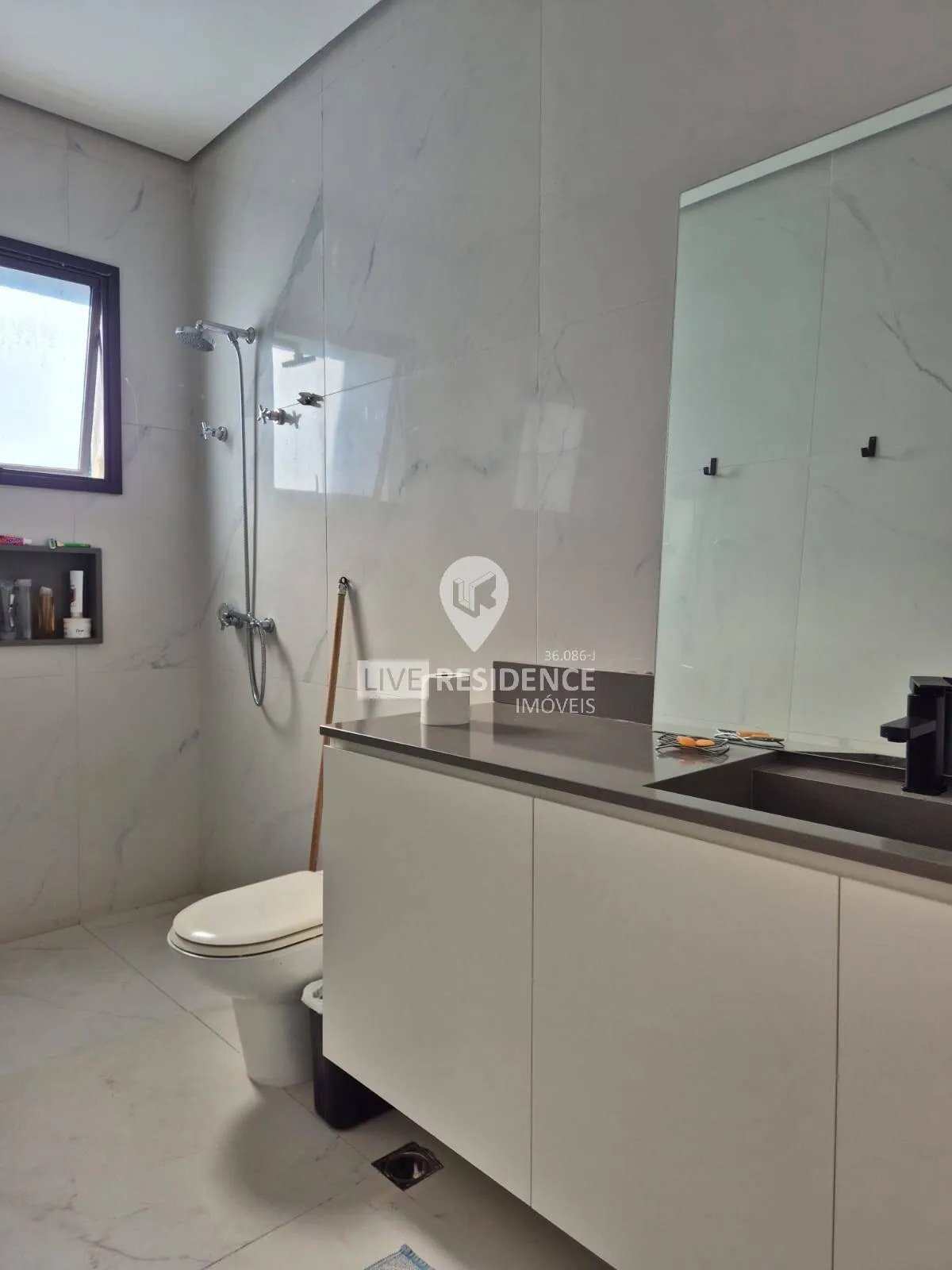 Imagem Magnífica Casa à Venda no Condomínio Reserva Santa Rosa em Itatiba/SP.
