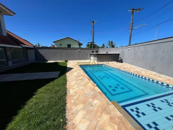 Imagem Triplex à venda frente mar edícula casa de esquina Piscina Churrasqueira
