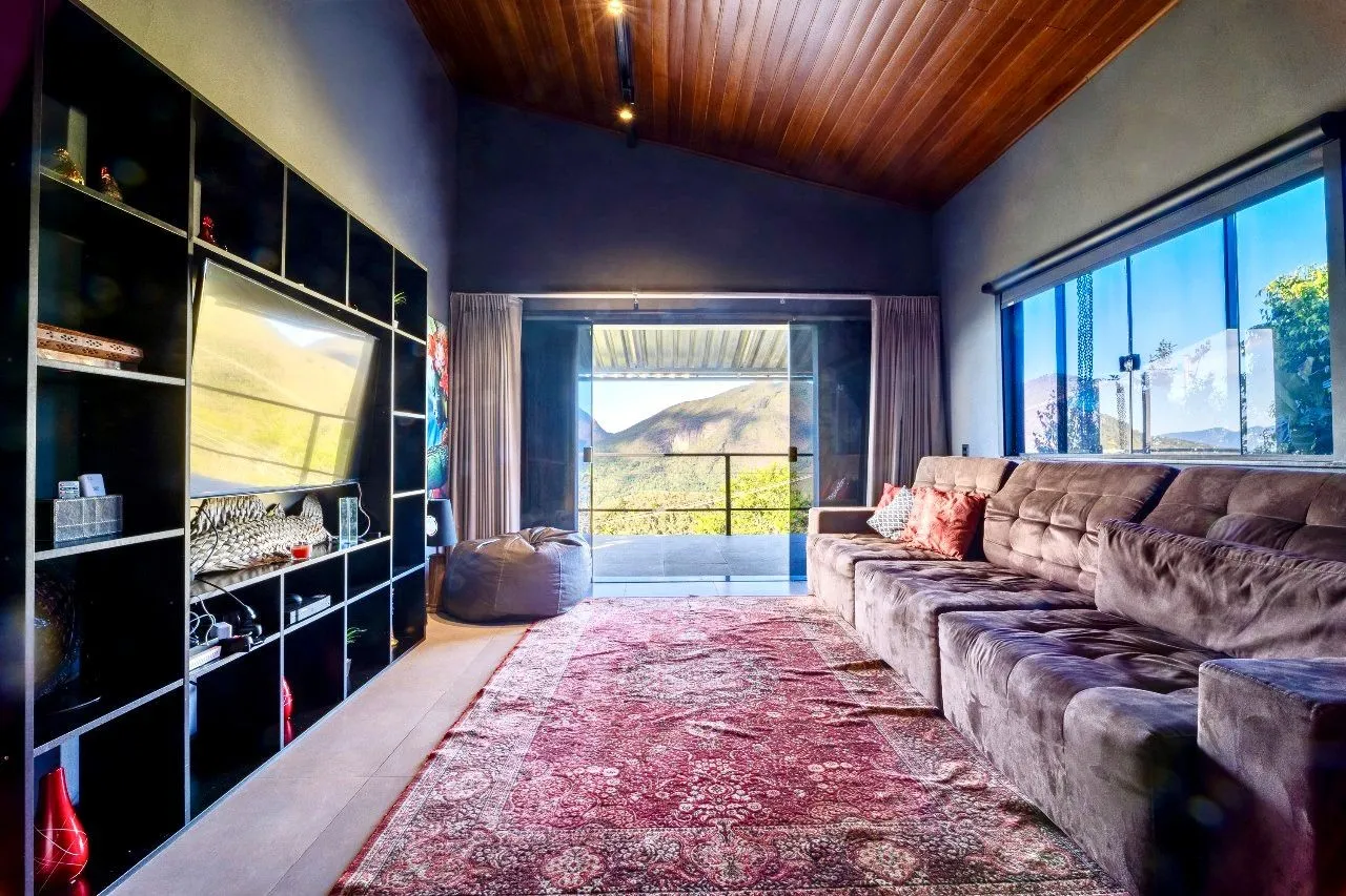 Imagem Casa em Condomínio para Venda em Teresópolis / RJ no bairro Albuquerque