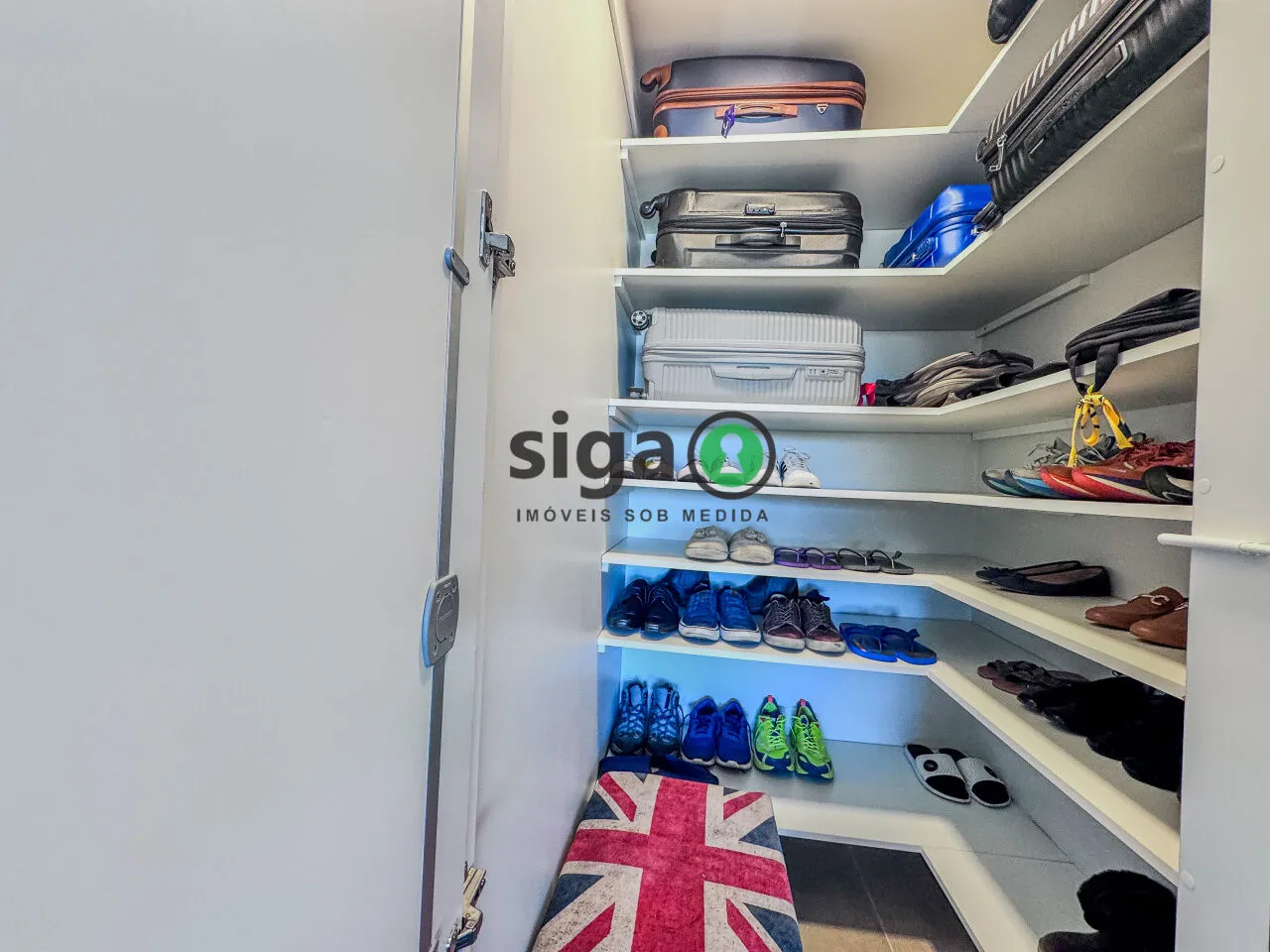 Imagem Apartamento à venda no Campo Belo de 89m² mobiliado, 2 dormitórios e 2 vagas