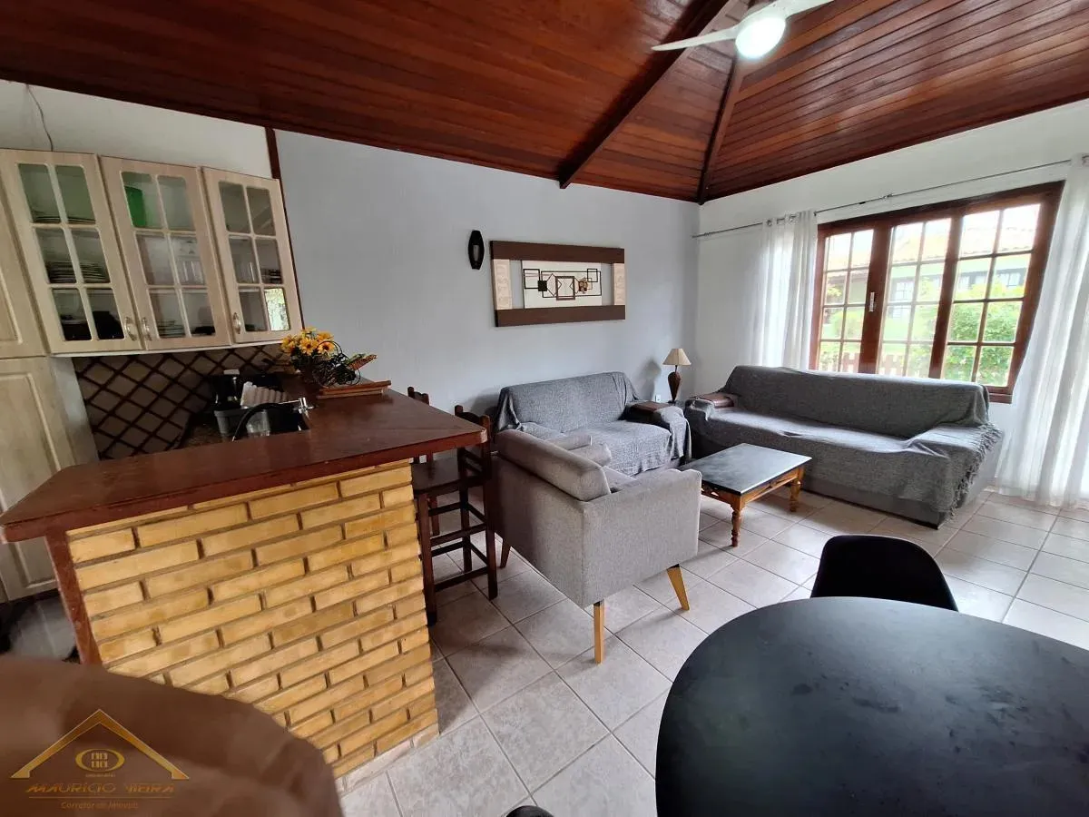 Imagem Casa em Condomínio para Venda em Cabo Frio / RJ no bairro Peró