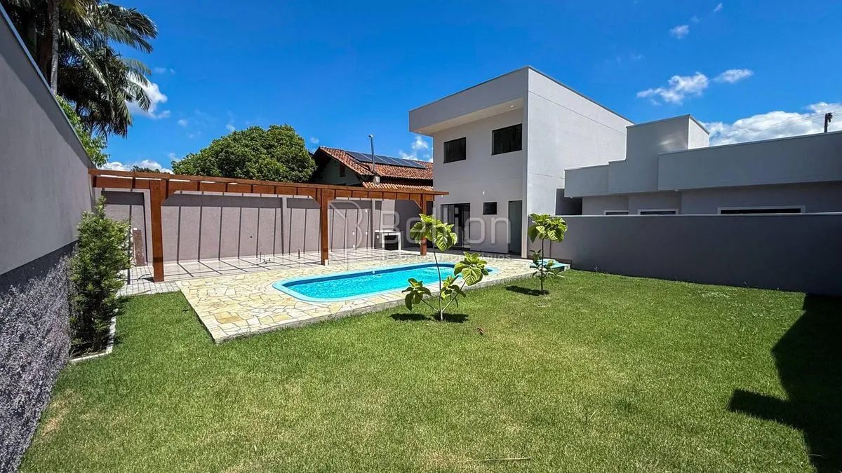 Imagem Sobrado com suíte e piscina no bairro Quintino - Timbó