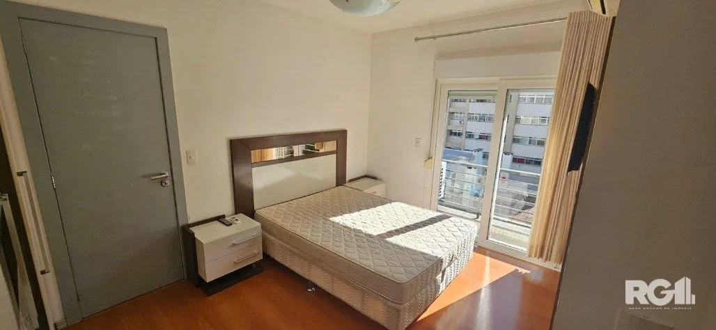 Imagem Lindo Apartamento Mobiliado de 1 domitório com 1 Suíte e Sacada