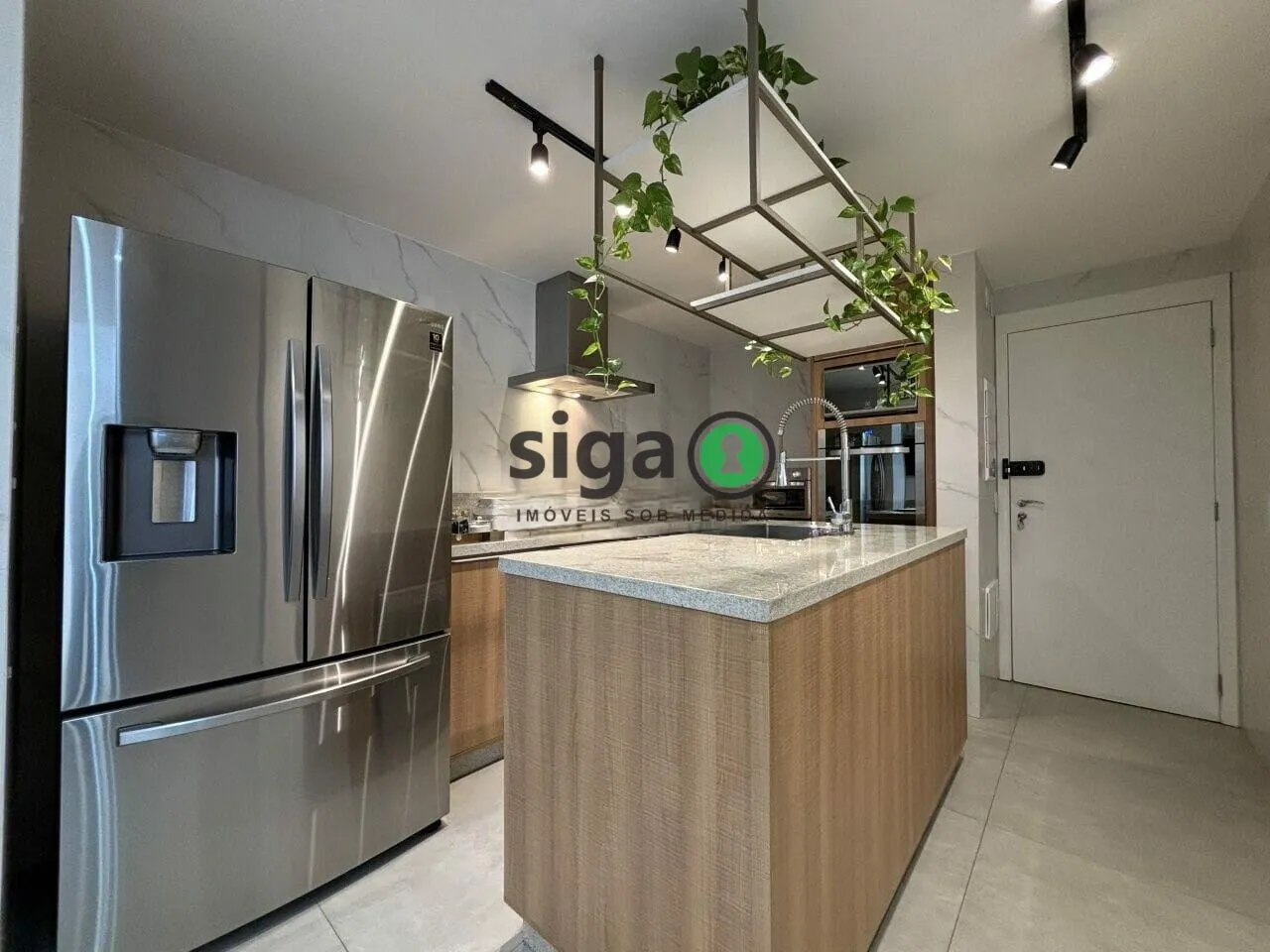 Imagem Apartamento no Campo Belo - 3 Suítes, 147 m², Mobiliado e com Acabamentos de Alto Padrão