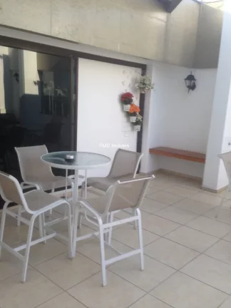Imagem Luxuoso apartamento de 5 quartos com 5 suítes no Campo Belo, São Paulo-SP: 3 salas, 5 banheiros, 4 vagas e 447m² de área.