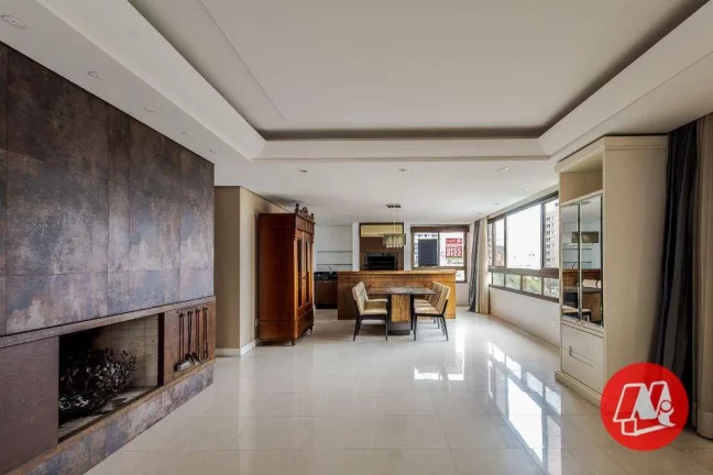 Imagem No bairro Petrópolis , 220 m², 3 suites, 4 vagas e infraestrutura.